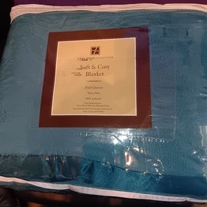 Full/queen size blanket